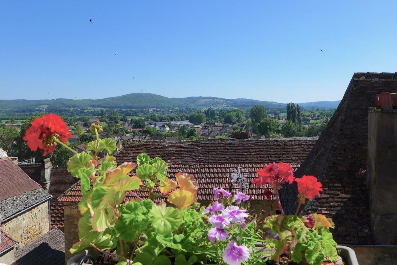 Rue Bertrand de Got Villa Saint-Cyprien  Buitenkant foto